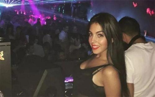 乔治娜的家庭背景,出身名门，传承家族荣耀的传奇人生